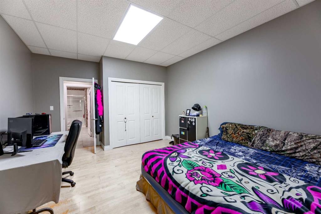 









24426


East River

Road, 6,
Hinton,




AB
T7V 1X7

