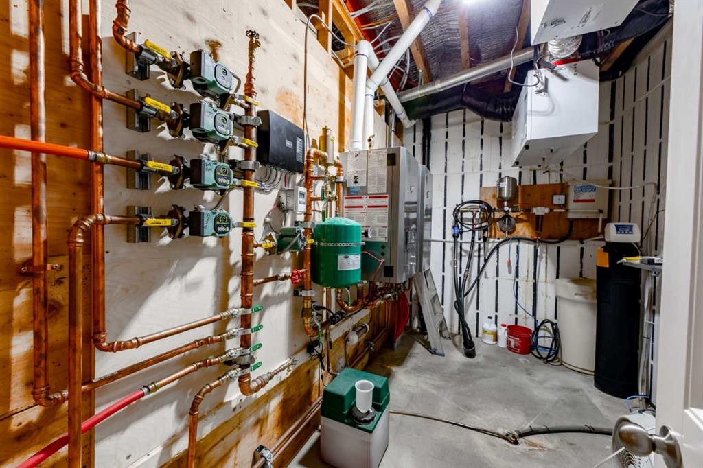 









24426


East River

Road, 6,
Hinton,




AB
T7V 1X7

