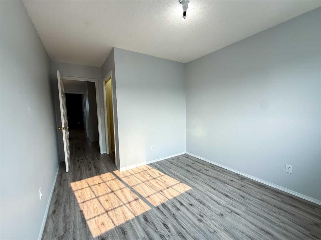 









465


Makenny

Street, 17,
Hinton,




AB
T7V 1H3

