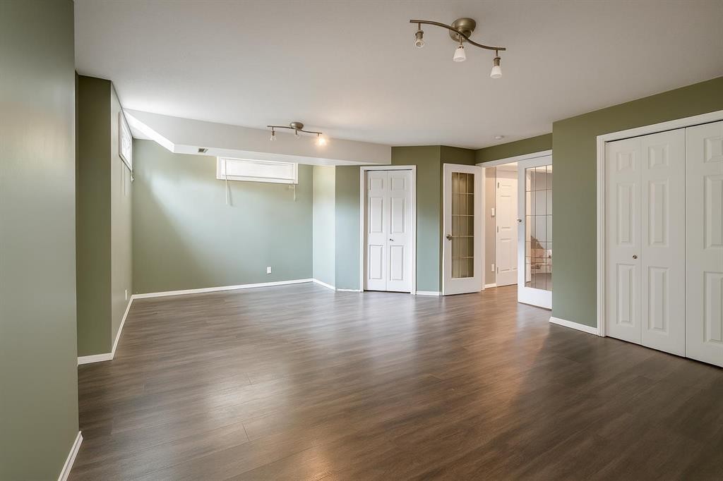 









465


Makenny

Street, 17,
Hinton,




AB
T7V 1H3

