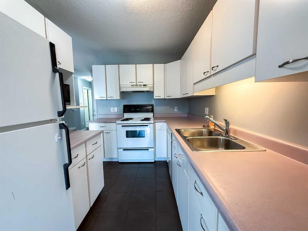 









465


Makenny

Street, 17,
Hinton,




AB
T7V 1H3

