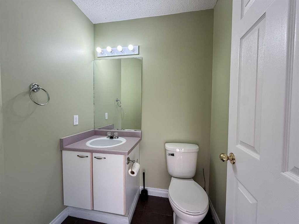 









465


Makenny

Street, 17,
Hinton,




AB
T7V 1H3


