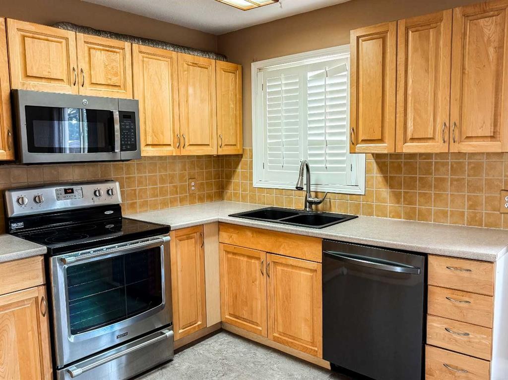 









441


Switzer

Drive, 30,
Hinton,




AB
T7V 1Z7


