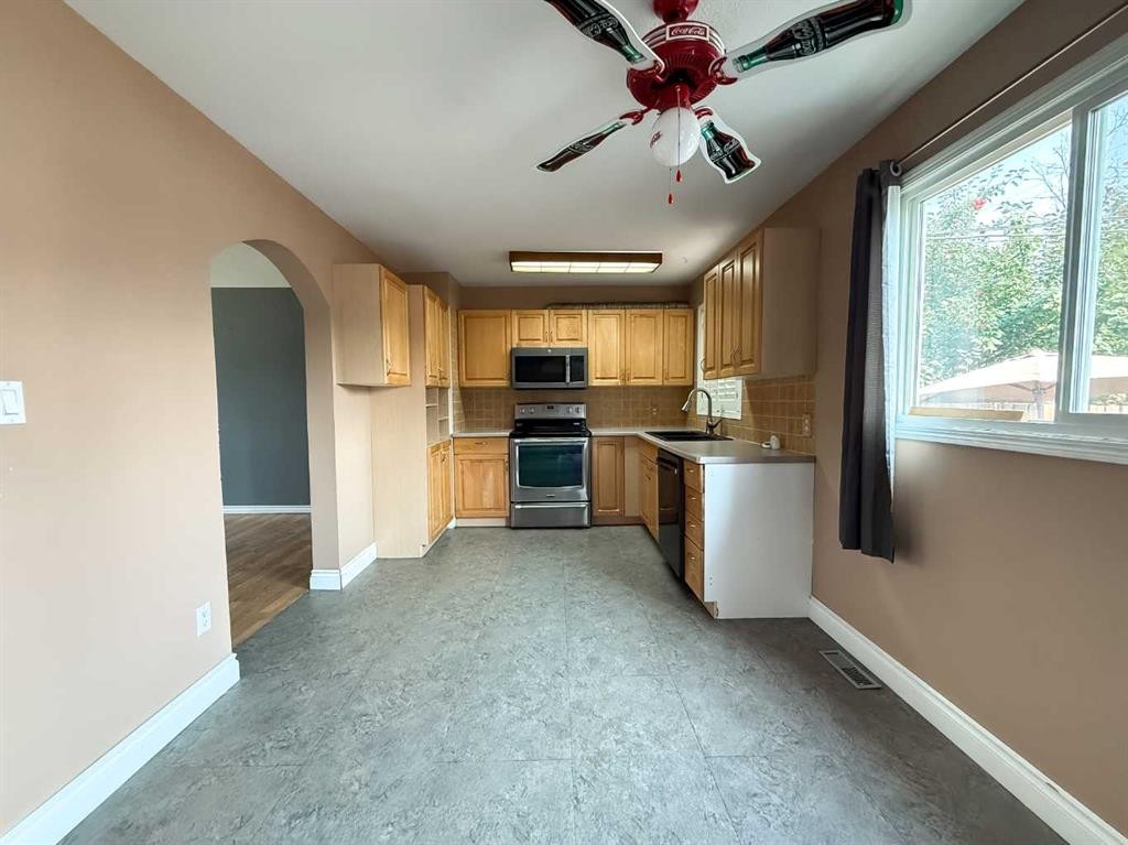 









441


Switzer

Drive, 30,
Hinton,




AB
T7V 1Z7

