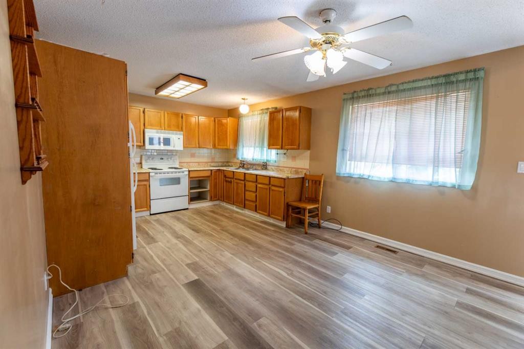









186


Hansen

Drive,
Hinton,




AB
T7V1J1

