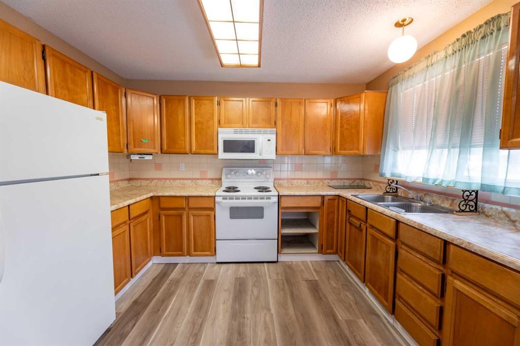 









186


Hansen

Drive,
Hinton,




AB
T7V1J1


