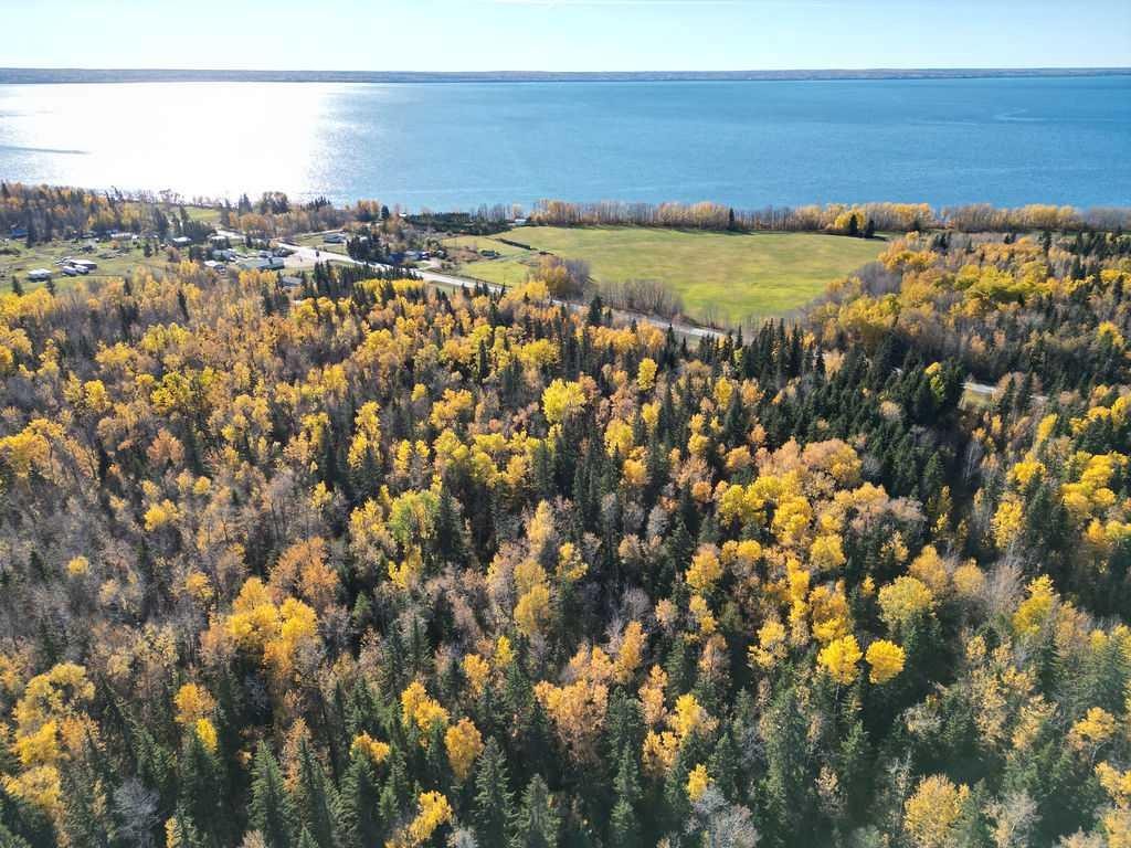 









3210


Calling Lake Drive

,
Calling Lake,







AB
T0G0K0

