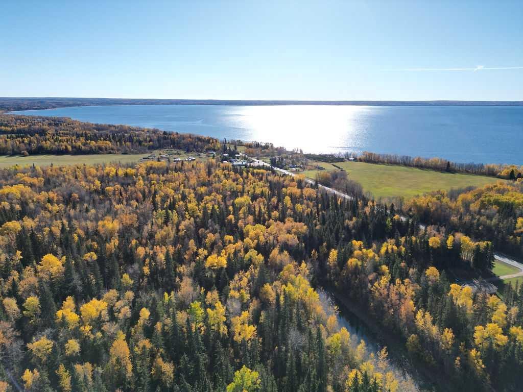 









3210


Calling Lake Drive

,
Calling Lake,







AB
T0G0K0

