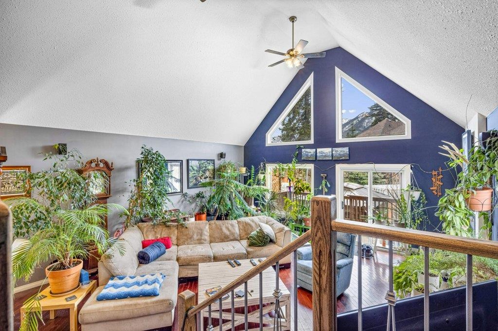 









412


Cougar

Street,
Banff,




AB
T1L1A1

