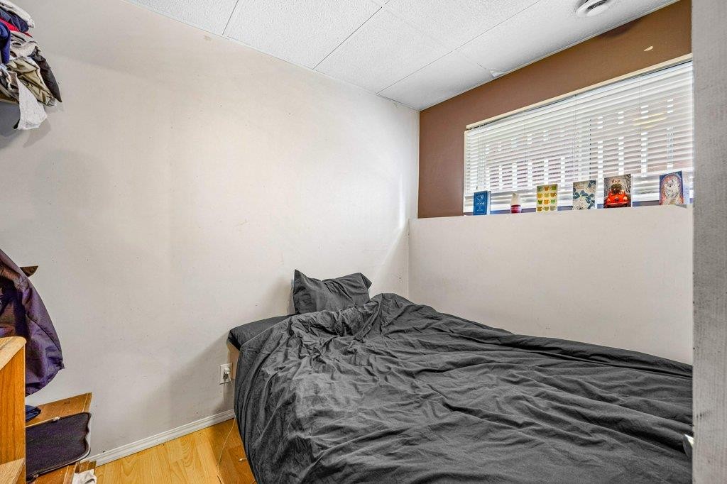 









412


Cougar

Street,
Banff,




AB
T1L1A1

