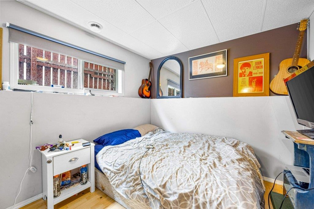 









412


Cougar

Street,
Banff,




AB
T1L1A1

