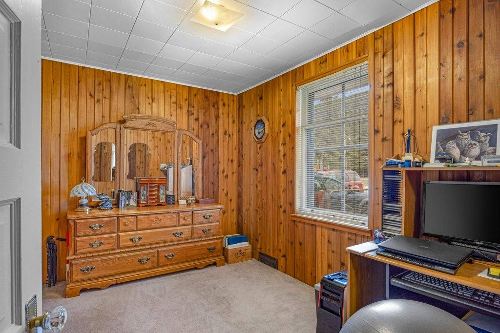 









412


Cougar

Street,
Banff,




AB
T1L1A1

