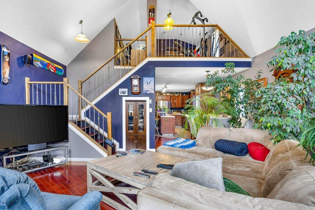 









412


Cougar

Street,
Banff,




AB
T1L1A1

