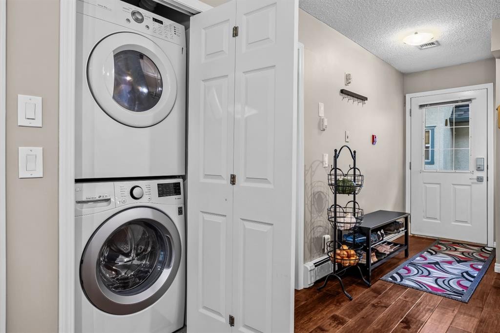 









504


Banff

Avenue West, 9,
Banff,




AB
T1L 1E7

