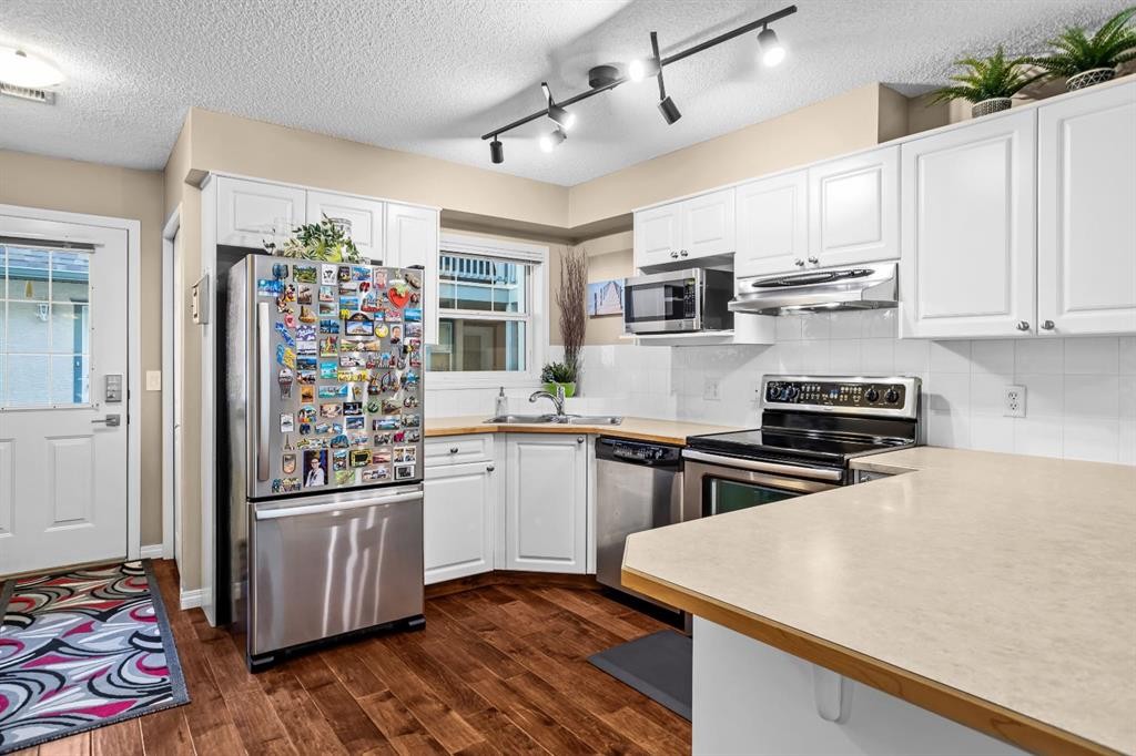 









504


Banff

Avenue West, 9,
Banff,




AB
T1L 1E7

