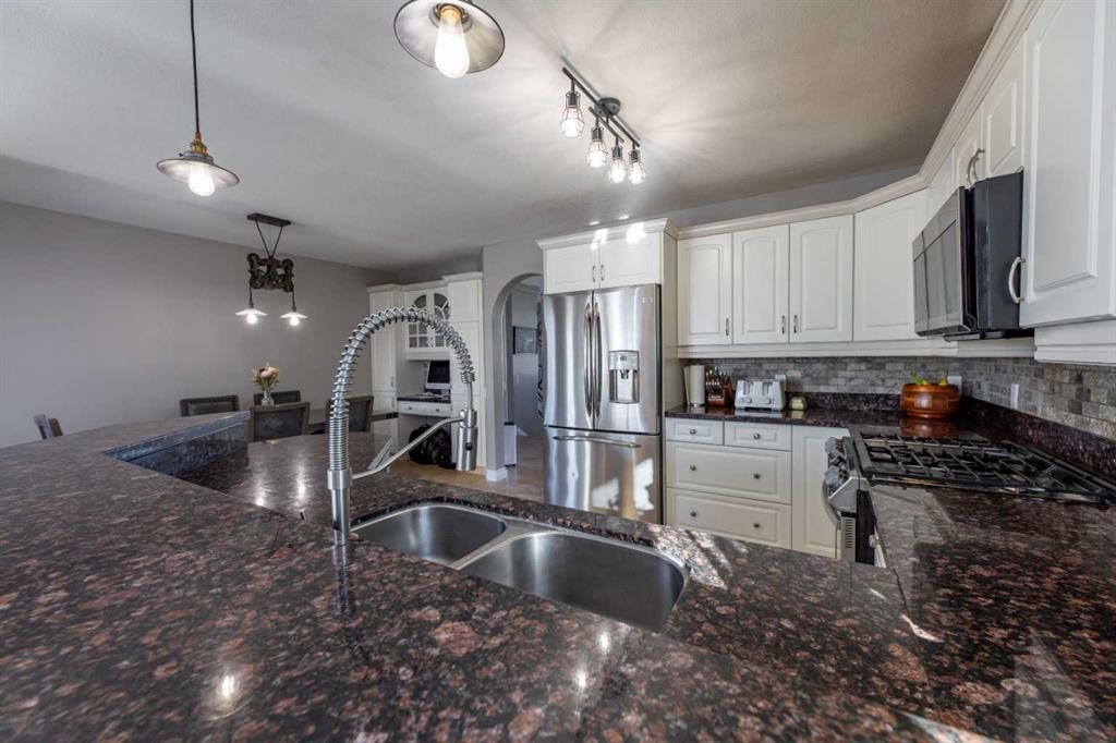 









102


Marciszyn

Place,
Hinton,




AB
T7V1H4

