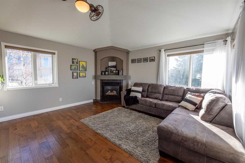 









102


Marciszyn

Place,
Hinton,




AB
T7V1H4

