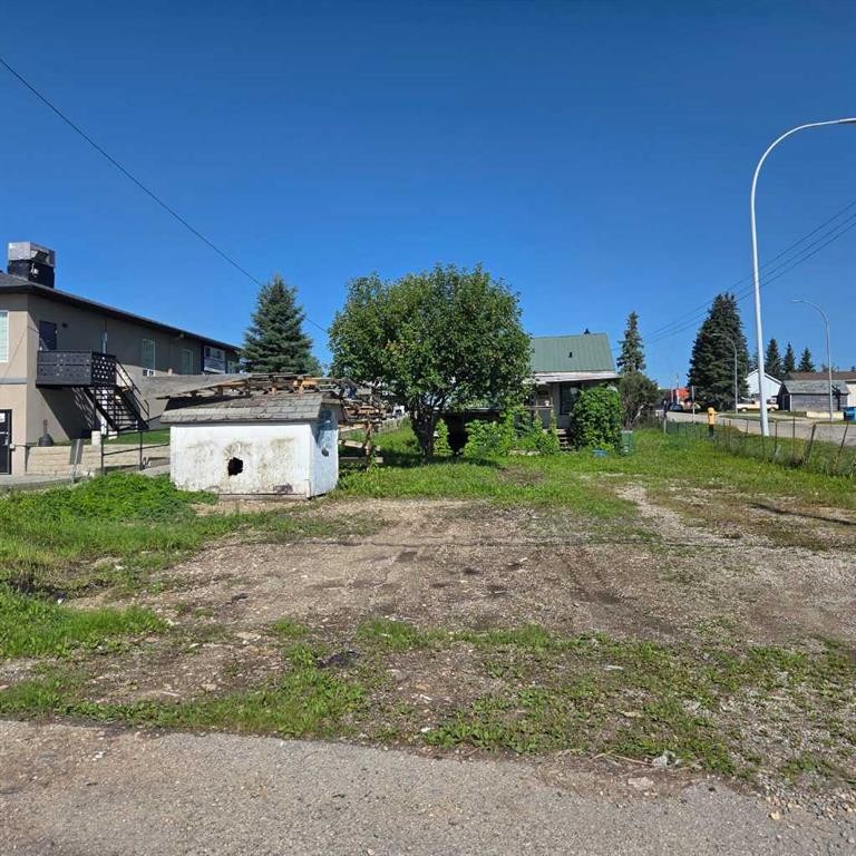 









4901


4 Avenue

,
Edson,




AB
T7E 1C6

