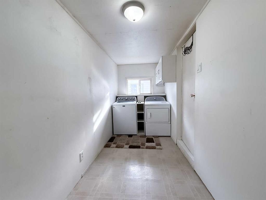 









700


Carmichael

Lane, 417,
Hinton,




AB
T7V 1S9

