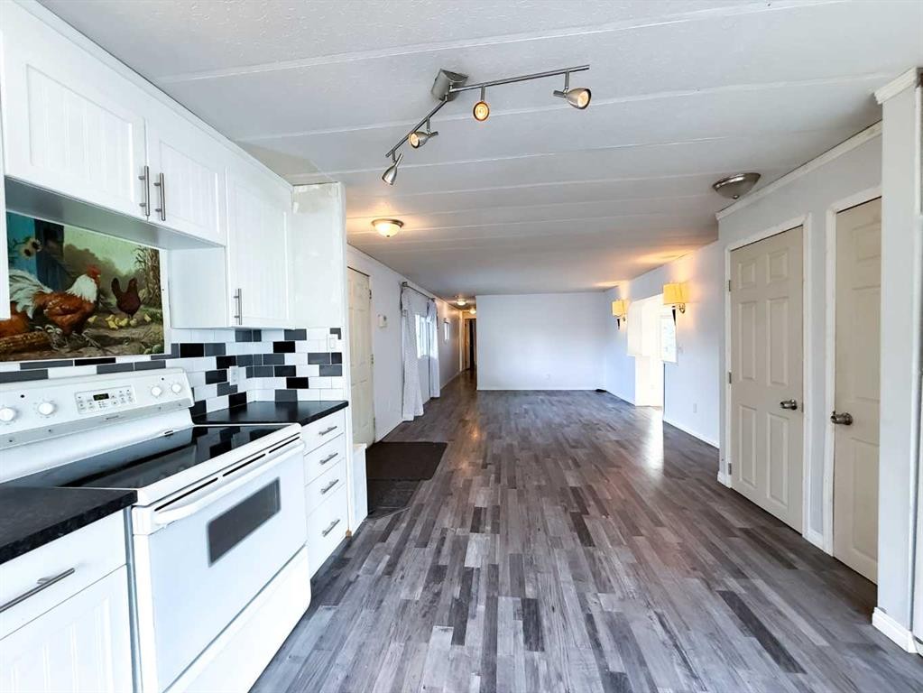 









700


Carmichael

Lane, 417,
Hinton,




AB
T7V 1S9

