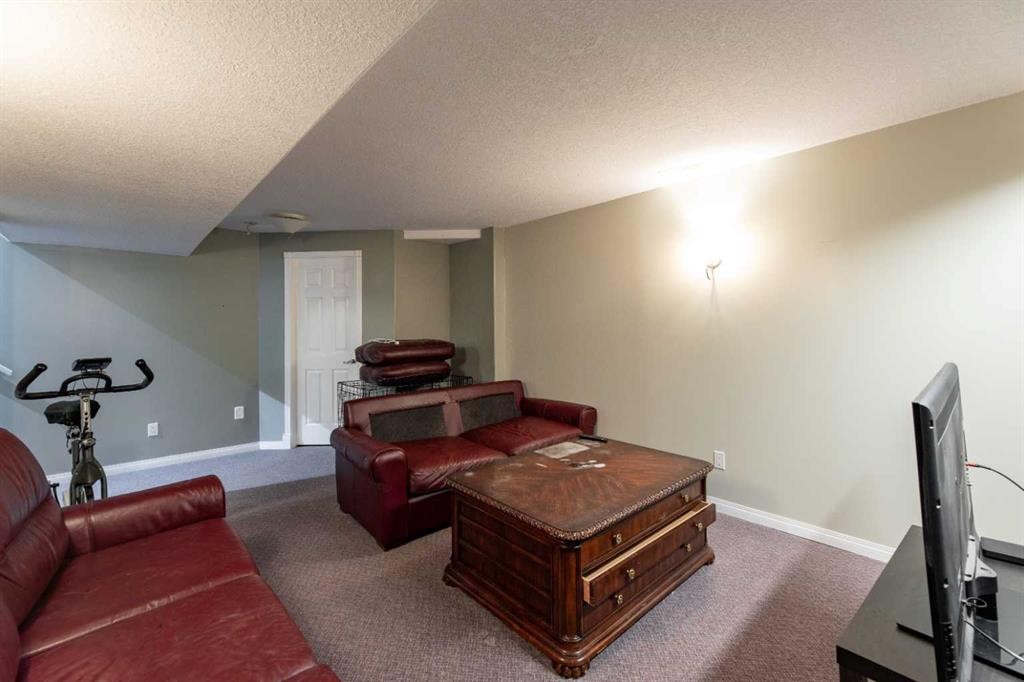 









237


Baker

Street,
Hinton,




AB
T7V2C4

