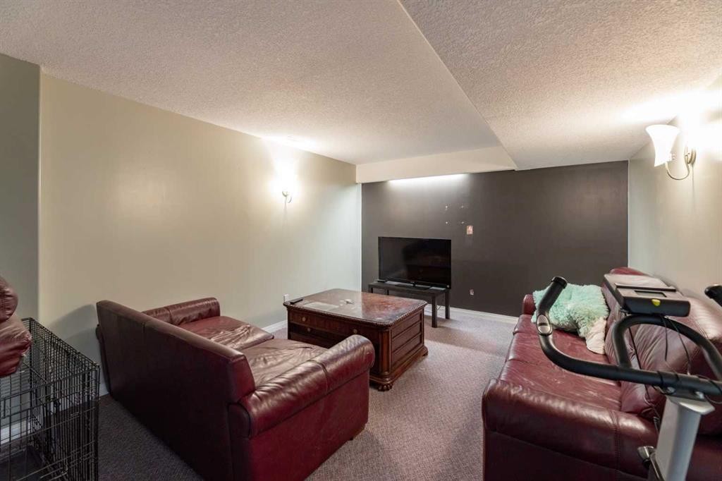 









237


Baker

Street,
Hinton,




AB
T7V2C4

