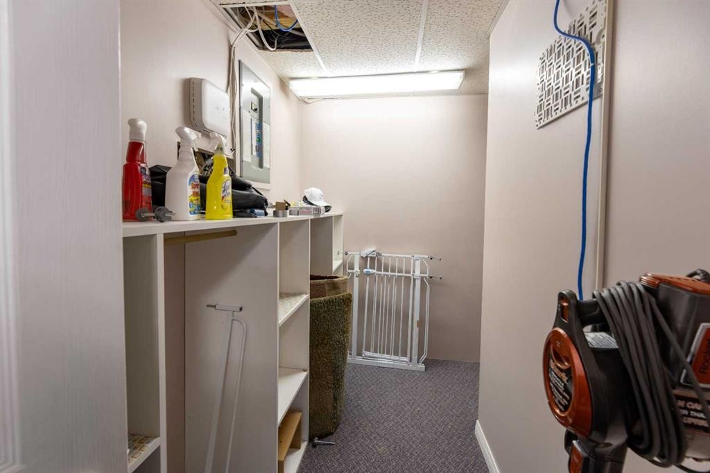 









237


Baker

Street,
Hinton,




AB
T7V2C4

