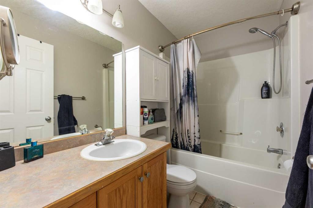 









237


Baker

Street,
Hinton,




AB
T7V2C4

