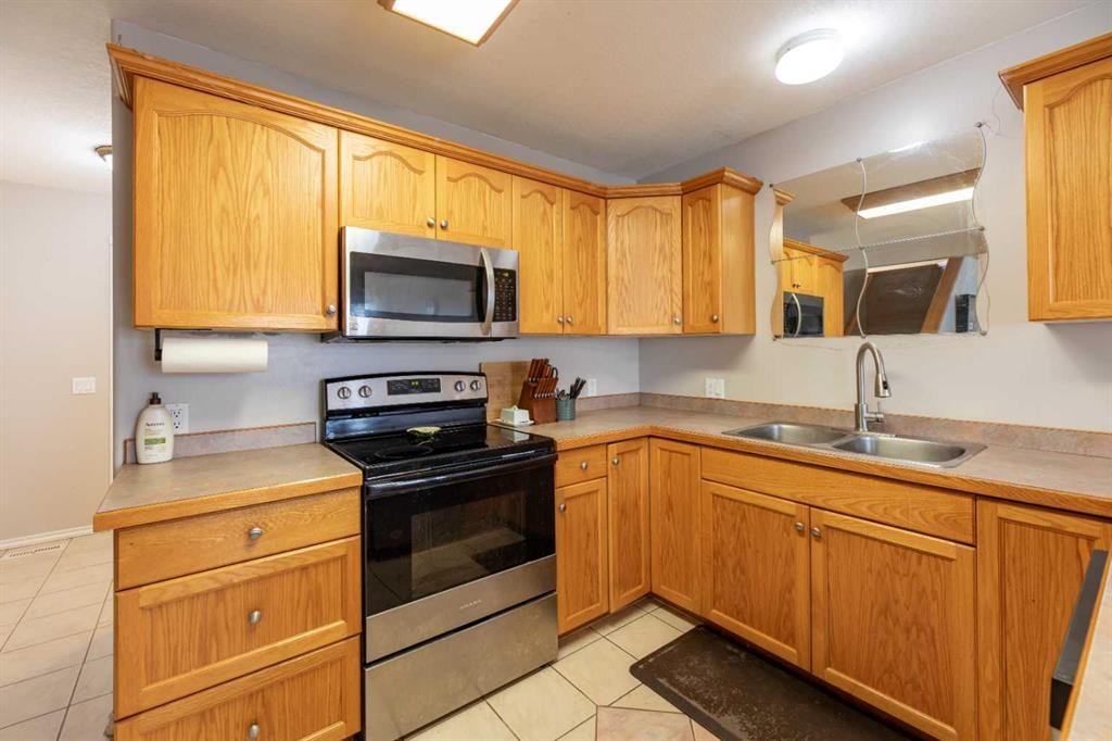 









237


Baker

Street,
Hinton,




AB
T7V2C4

