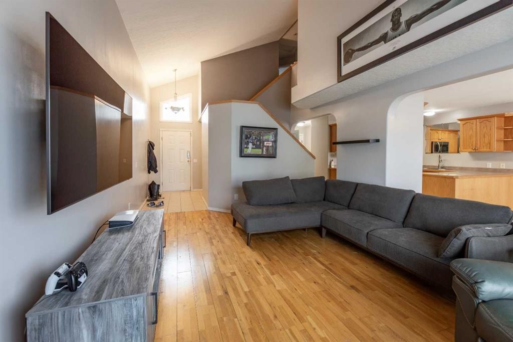 









237


Baker

Street,
Hinton,




AB
T7V2C4

