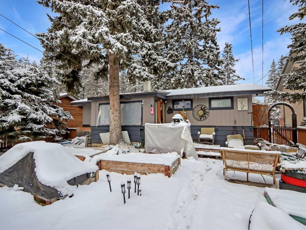 









813


13th

Street,
Canmore,




AB
T1W1W5

