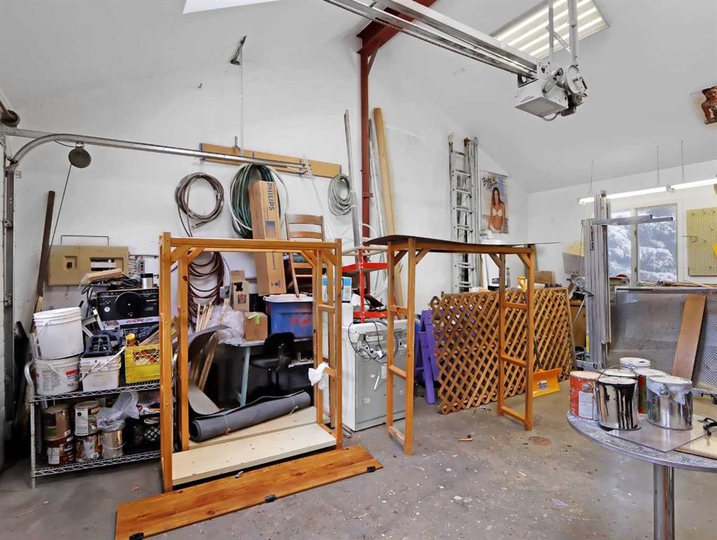 









813


13th

Street,
Canmore,




AB
T1W1W5

