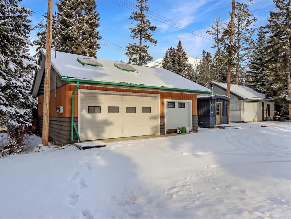 









813


13th

Street,
Canmore,




AB
T1W1W5

