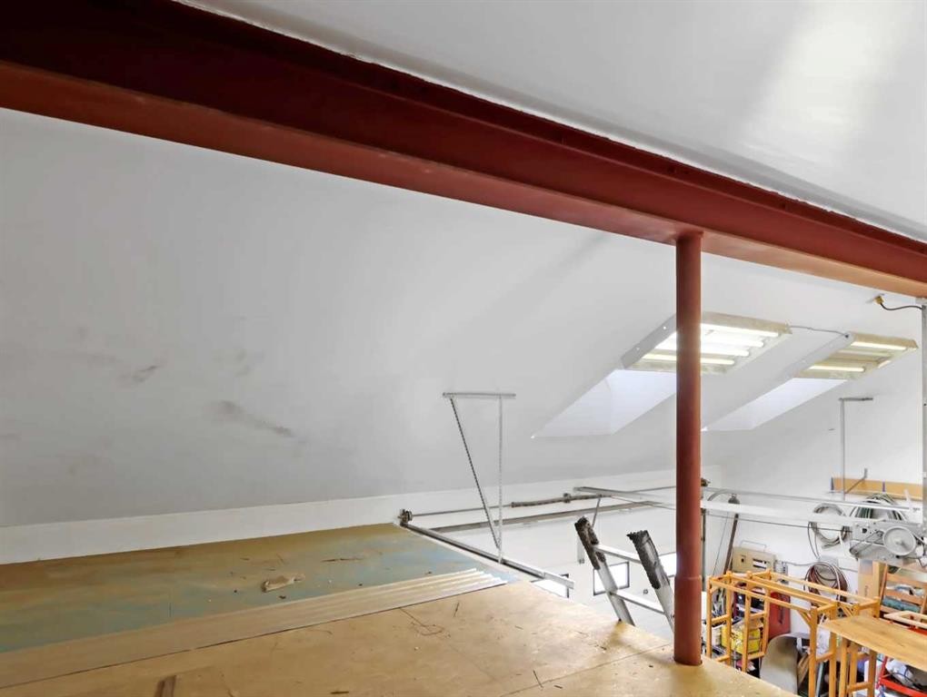 









813


13th

Street,
Canmore,




AB
T1W1W5

