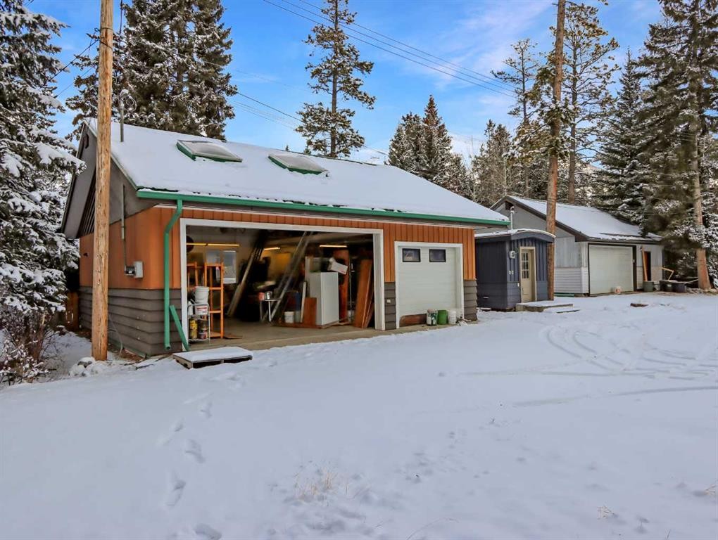 









813


13th

Street,
Canmore,




AB
T1W1W5

