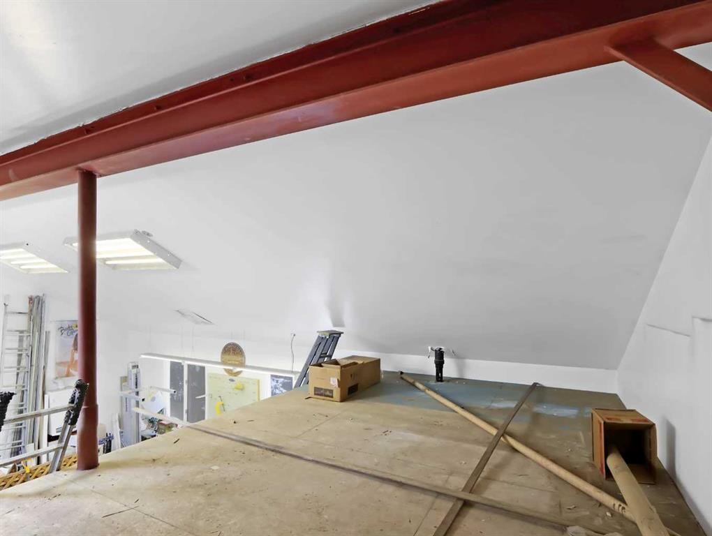 









813


13th

Street,
Canmore,




AB
T1W1W5

