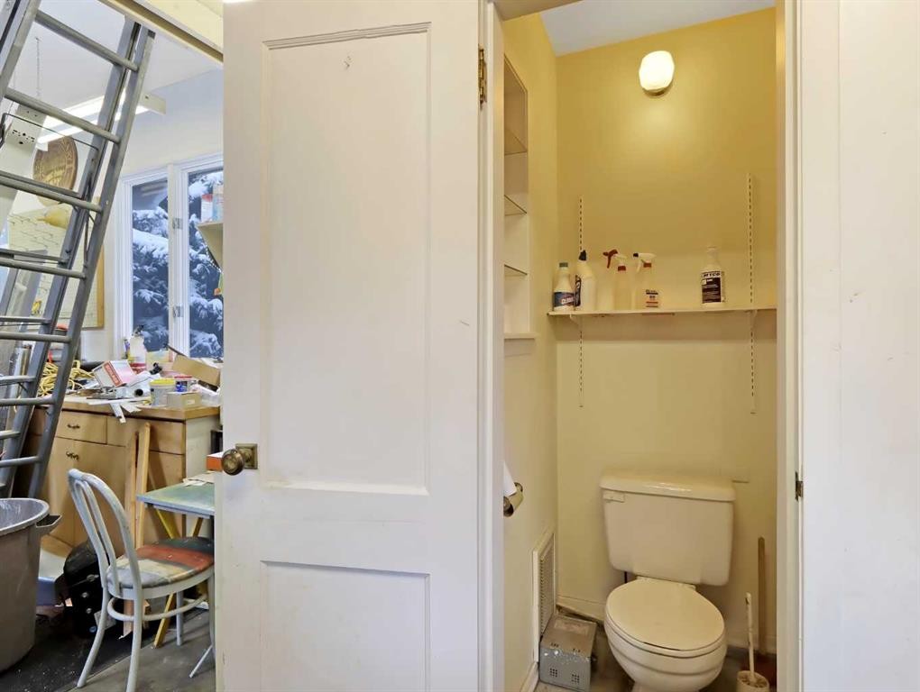 









813


13th

Street,
Canmore,




AB
T1W1W5

