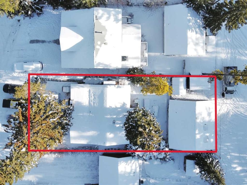 









813


13th

Street,
Canmore,




AB
T1W1W5

