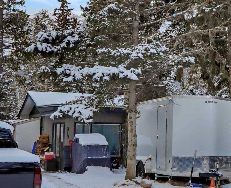 









813


13th

Street,
Canmore,




AB
T1W1W5

