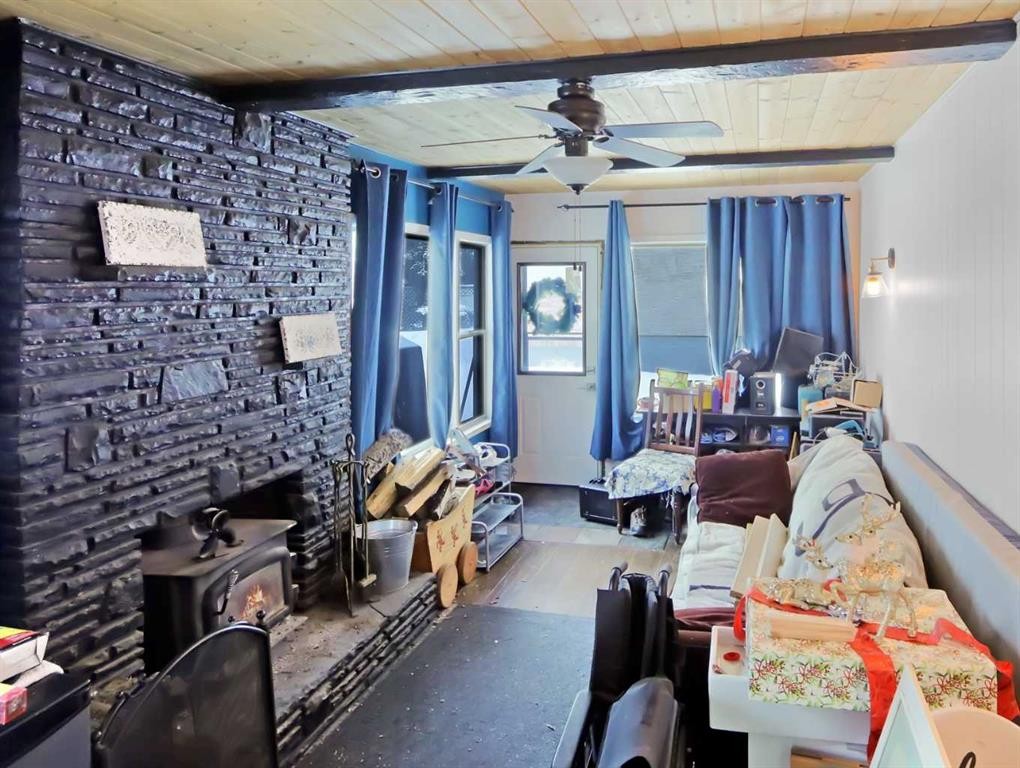 









813


13th

Street,
Canmore,




AB
T1W1W5

