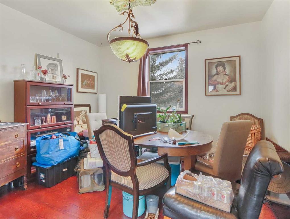 









910


Main

Street,
Canmore,




AB
T1W1R6

