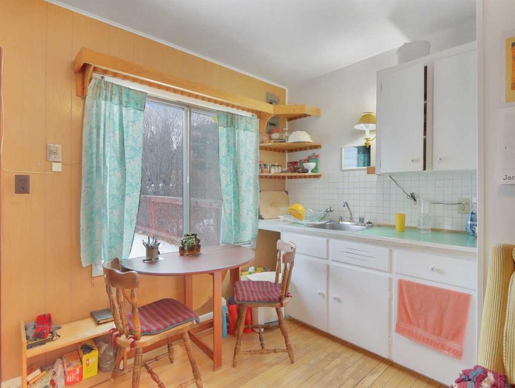 









906


Main

Street,
Canmore,




AB
T1W1P3


