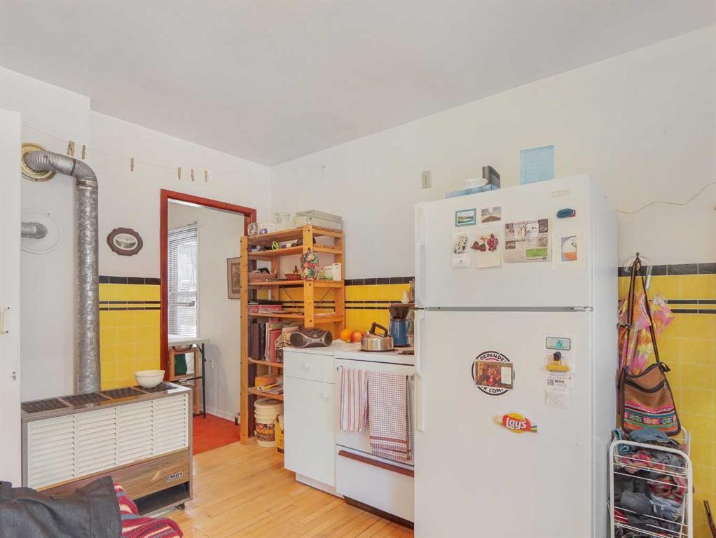 









906


Main

Street,
Canmore,




AB
T1W1P3


