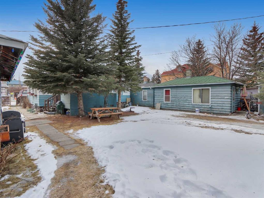 









906


Main

Street,
Canmore,




AB
T1W1P3

