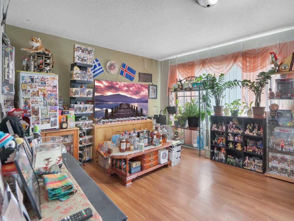 









906


Main

Street,
Canmore,




AB
T1W1P3

