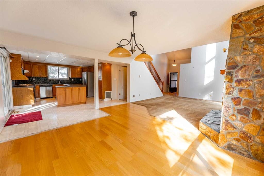 









320


Collinge

Road,
Hinton,




AB
T7V1L2

