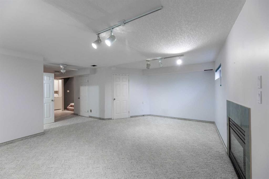 









465


Makenny

Street, 10,
Hinton,




AB
T7V1H3

