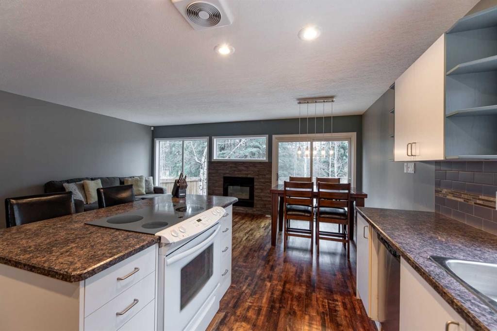 









465


Makenny

Street, 10,
Hinton,




AB
T7V1H3

