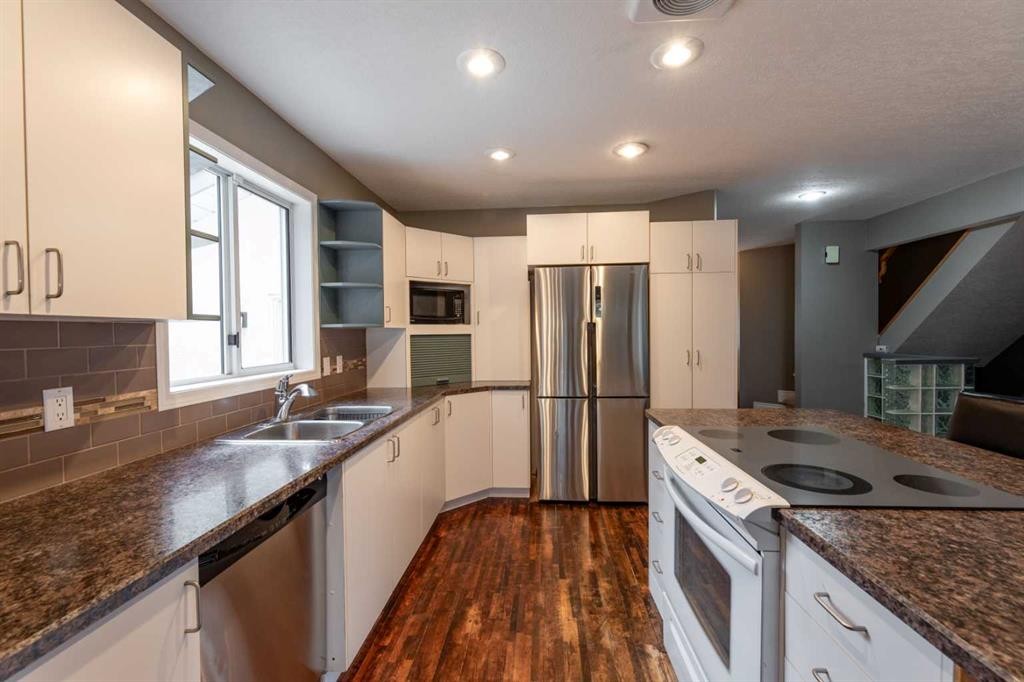 









465


Makenny

Street, 10,
Hinton,




AB
T7V1H3

