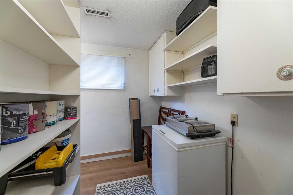 









124


Cheviot

Drive,
Hinton,




AB
T7V1P9

